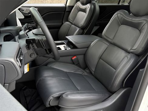 New 2026 Lincoln Aviator Reserve image 24