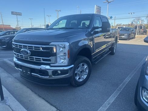 Used 2025 Ford F250 XLT image 1