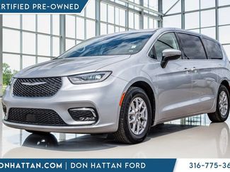 Used 2023 Chrysler Pacifica Touring-L FWD video 1