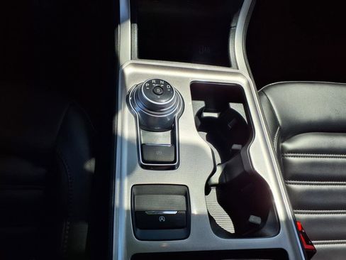 Used 2024 Ford Edge SEL image 16