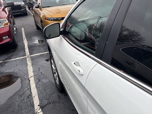 Used 2016 Jeep Cherokee Latitude w/ Cold Weather Group image 7