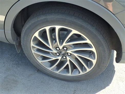 Used 2019 Lincoln Nautilus Reserve w/ Driver Assistance Package image 20