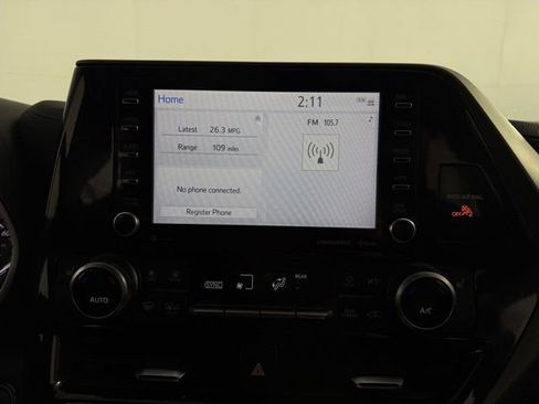 Used 2022 Toyota Highlander XLE image 22