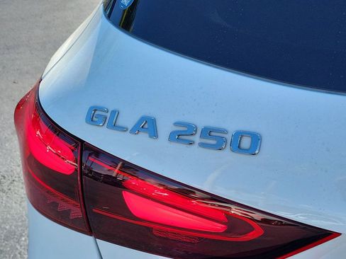 Certified 2025 Mercedes-Benz GLA 250 image 7