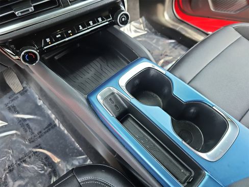 Used 2024 Chevrolet Equinox EV LT image 24