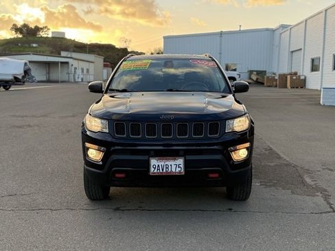 Used 2019 Jeep Compass Trailhawk image 2
