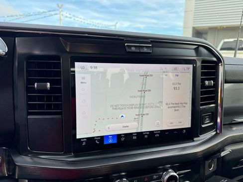 New 2026 Ford F250 Lariat w/ Black Appearance Package image 30