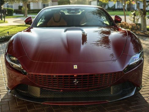 Used 2025 Ferrari Roma Spider RWD image 21