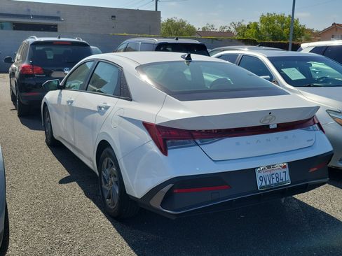 Used 2025 Hyundai Elantra Hybrid FWD image 3