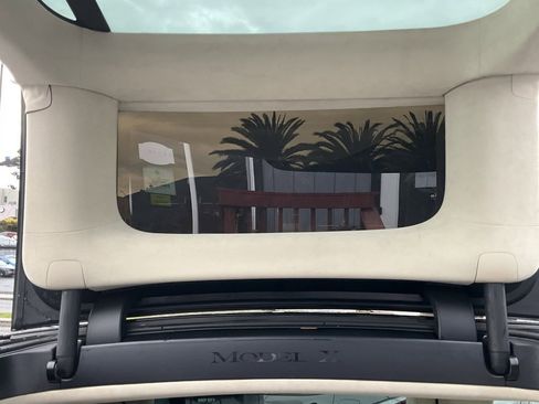 Used 2017 Tesla Model X 75D image 55