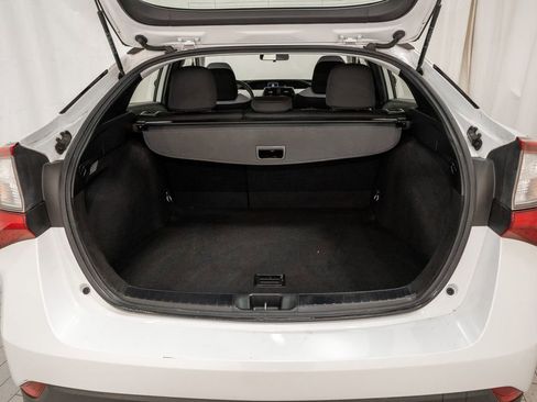 Used 2022 Toyota Prius L Eco image 5