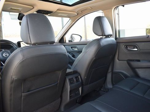 Used 2022 Nissan Rogue SL w/ SL Premium Package image 36