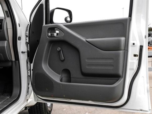 Used 2019 Nissan Frontier S image 41