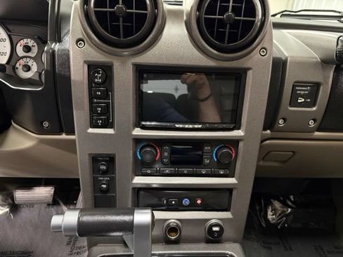 Used 2003 HUMMER H2 w/ Preferred Equipment Group AWD/4WD image 14