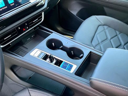 New 2026 Volkswagen Atlas Cross Sport SE image 7