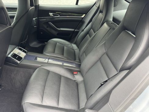 Used 2014 Porsche Panamera S RWD image 8