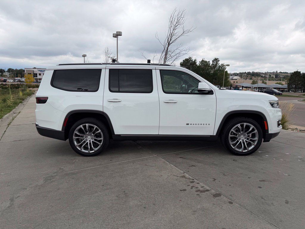 Used 2022 Jeep Wagoneer Series III w/ Premium Group I AWD/4WD image 13