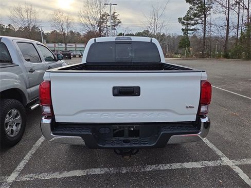 Used 2022 Toyota Tacoma SR5 image 4