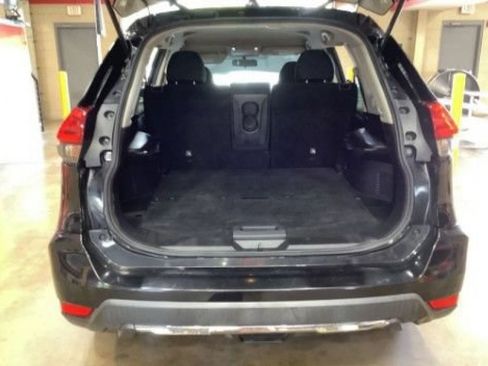Used 2017 Nissan Rogue SV AWD/4WD image 6