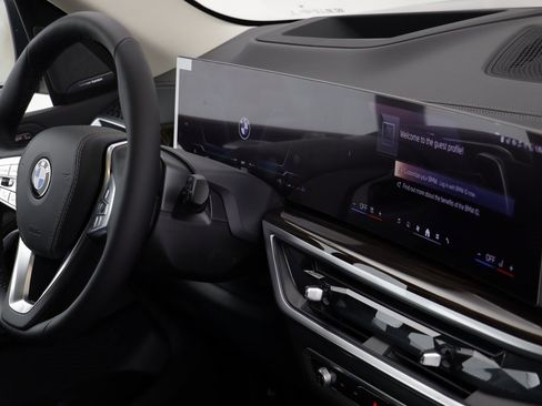 New 2026 BMW X7 xDrive40i w/ Premium Package image 22