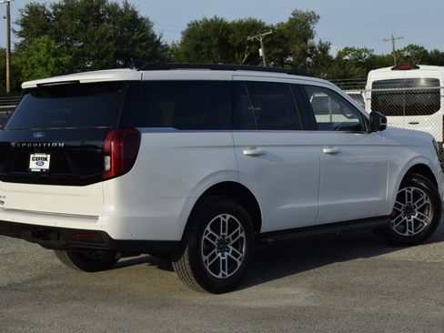 New 2025 Ford Expedition Active image 6