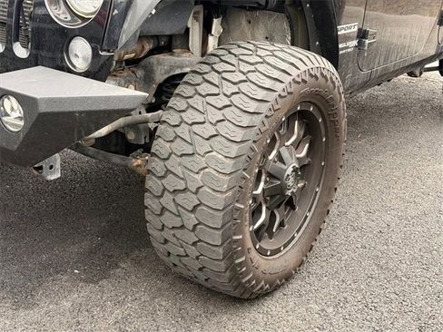 Used 2018 Jeep Wrangler Unlimited Sport S image 23