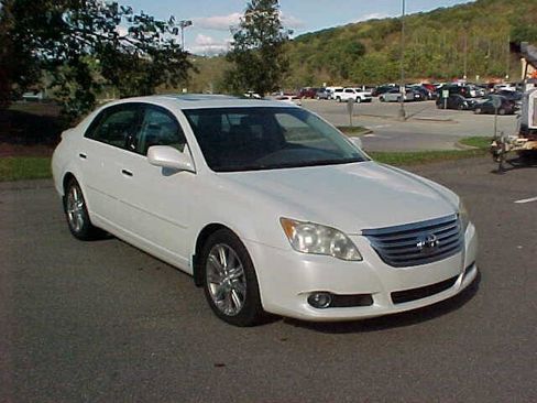 Used 2008 Toyota Avalon Limited image 2