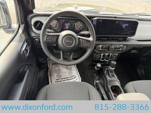 Used 2025 Jeep Gladiator Sport AWD/4WD image 20