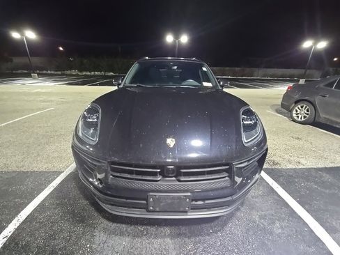 Used 2022 Porsche Macan image 2