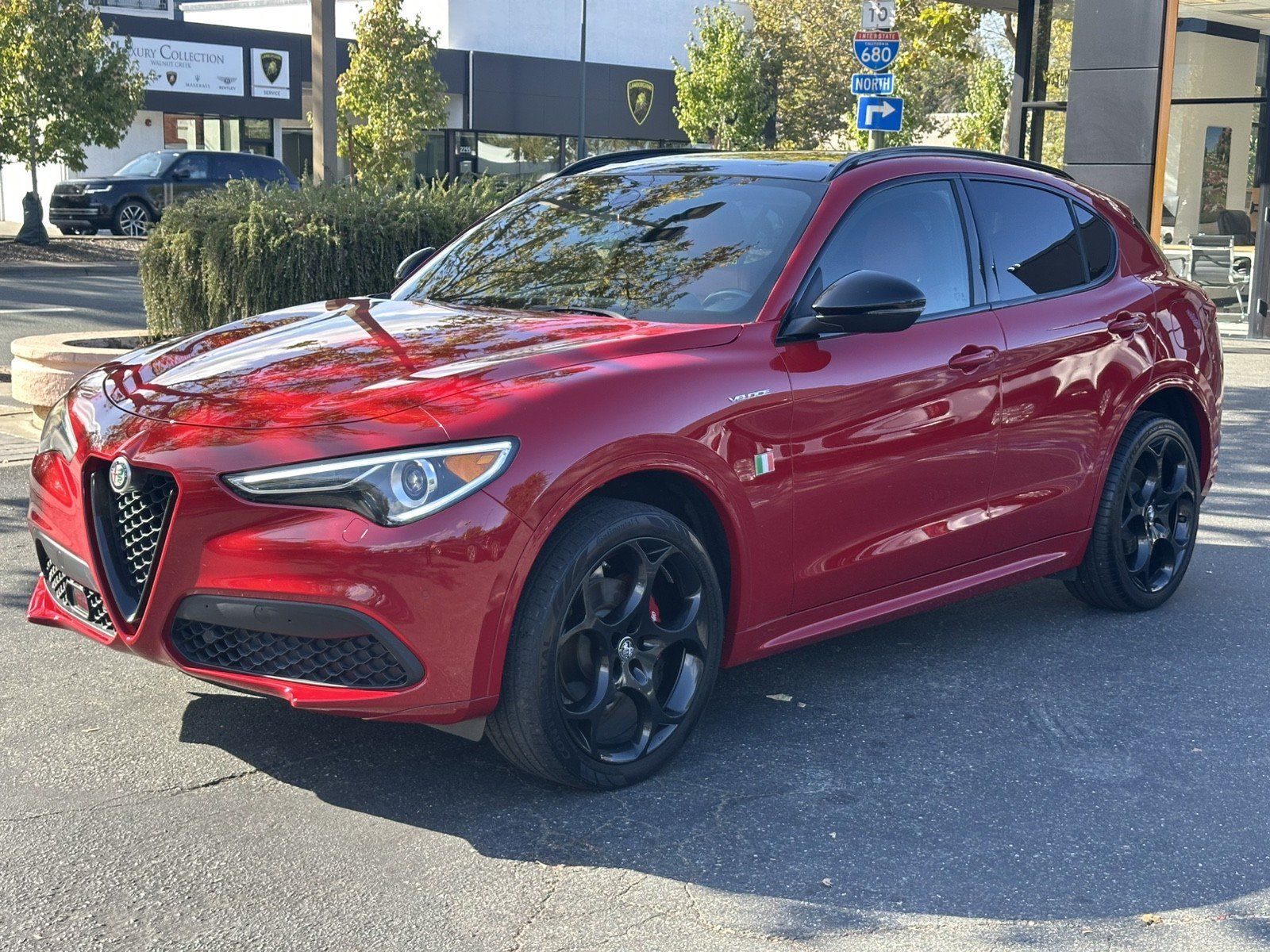 Used 2022 Alfa Romeo Stelvio Veloce AWD/4WD image 3