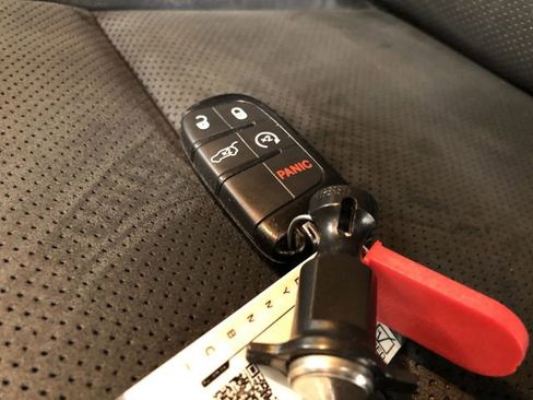 Used 2019 Jeep Grand Cherokee Altitude image 30