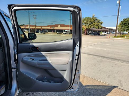 Used 2007 Toyota Tacoma PreRunner w/ SR5 Pkg #2 RWD image 13