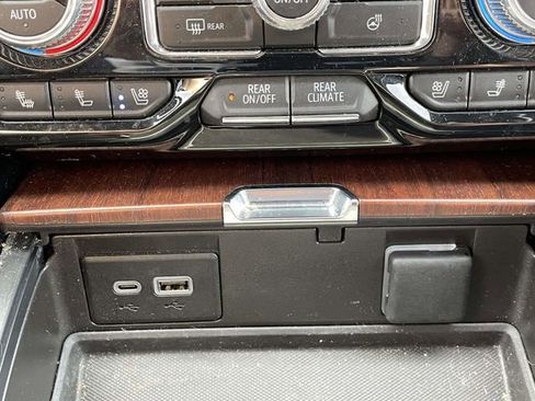 Used 2023 GMC Yukon XL Denali Ultimate AWD/4WD image 34