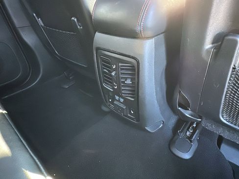 Used 2024 Dodge Durango GT image 27