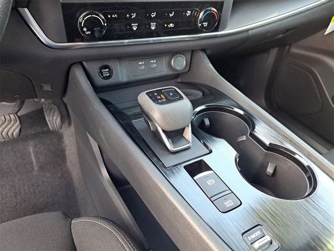 Certified 2025 Nissan Rogue S image 22