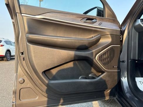 Used 2024 Jeep Grand Cherokee Limited 4xe AWD/4WD image 24