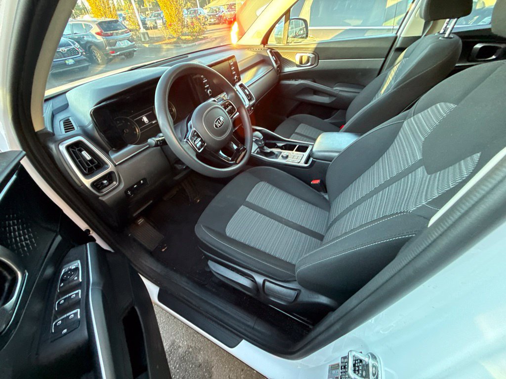Used 2021 Kia Sorento LX FWD image 8