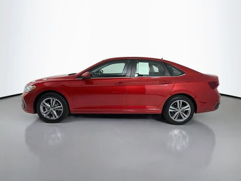Used 2023 Volkswagen Jetta SE w/ Panoramic Sunroof Package FWD image 4