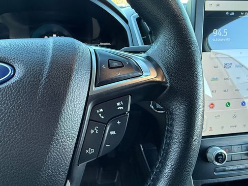 Used 2023 Ford Edge SEL w/ Cold Weather Package AWD/4WD image 16