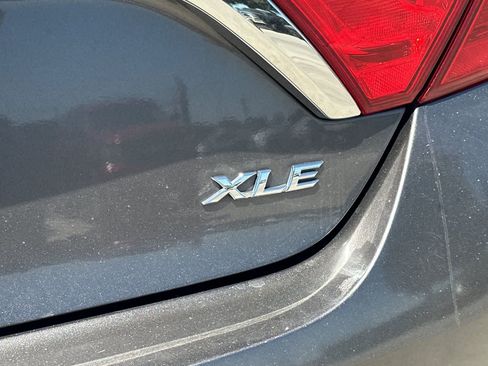 Used 2015 Toyota Camry XLE w/ Advanced Technology Package FWD image 13