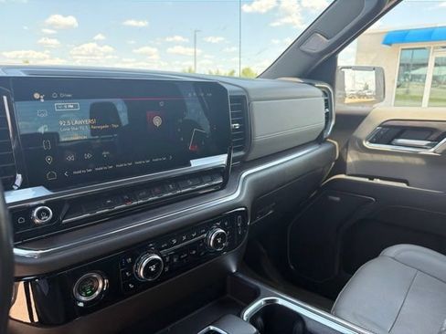 Used 2023 GMC Sierra 1500 SLT AWD/4WD image 15