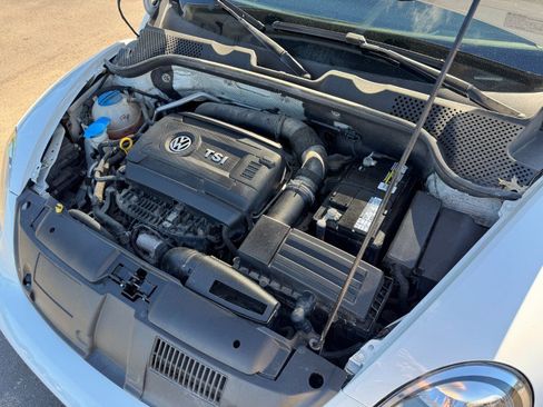 Used 2017 Volkswagen Beetle 1.8T SE FWD image 19
