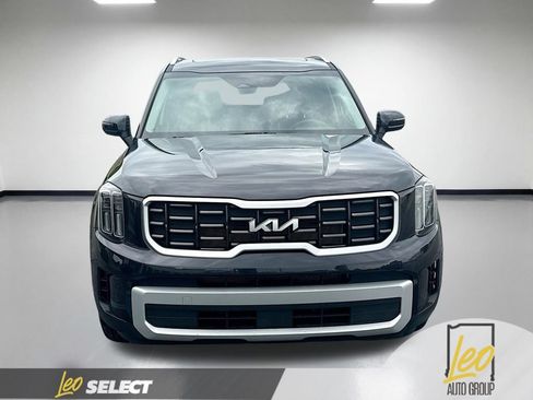 Used 2025 Kia Telluride S AWD/4WD image 2
