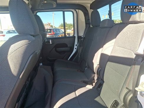 Used 2024 Jeep Gladiator Rubicon image 10