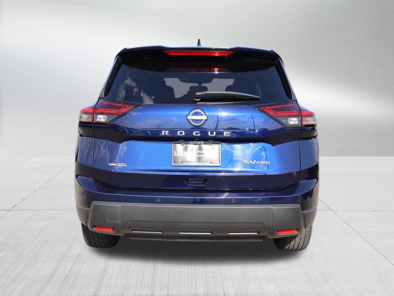 Used 2024 Nissan Rogue SV AWD/4WD image 6