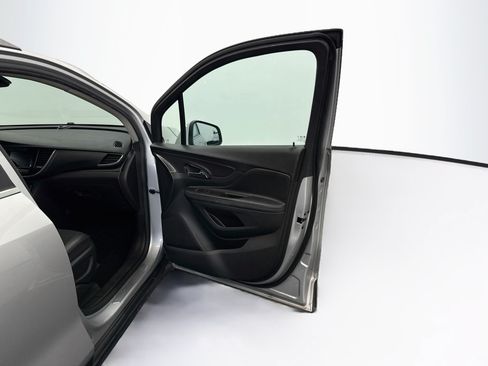 Used 2022 Buick Encore Preferred w/ Safety Package FWD image 30