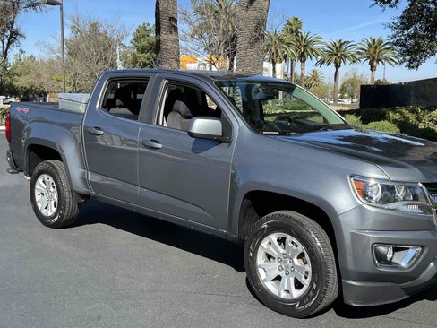 Used 2020 Chevrolet Colorado LT w/ LT Convenience Package image 26
