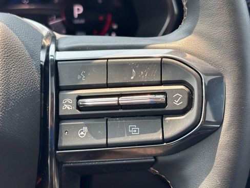 Used 2025 GMC Canyon AT4 w/ Technology Plus Package AWD/4WD image 20