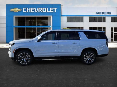 New 2026 Chevrolet Suburban High Country w/ Sun And Tow Package image 2