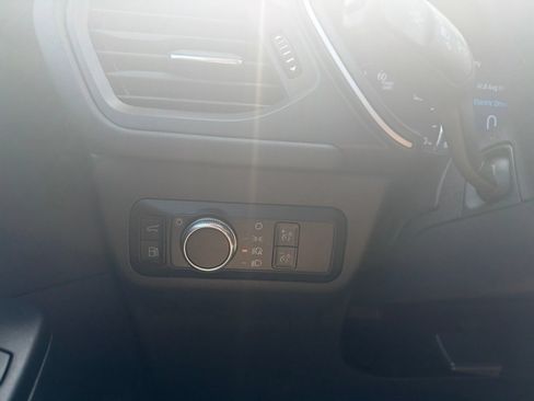 Used 2021 Ford Escape SE w/ SE Sport Appearance Package FWD image 19